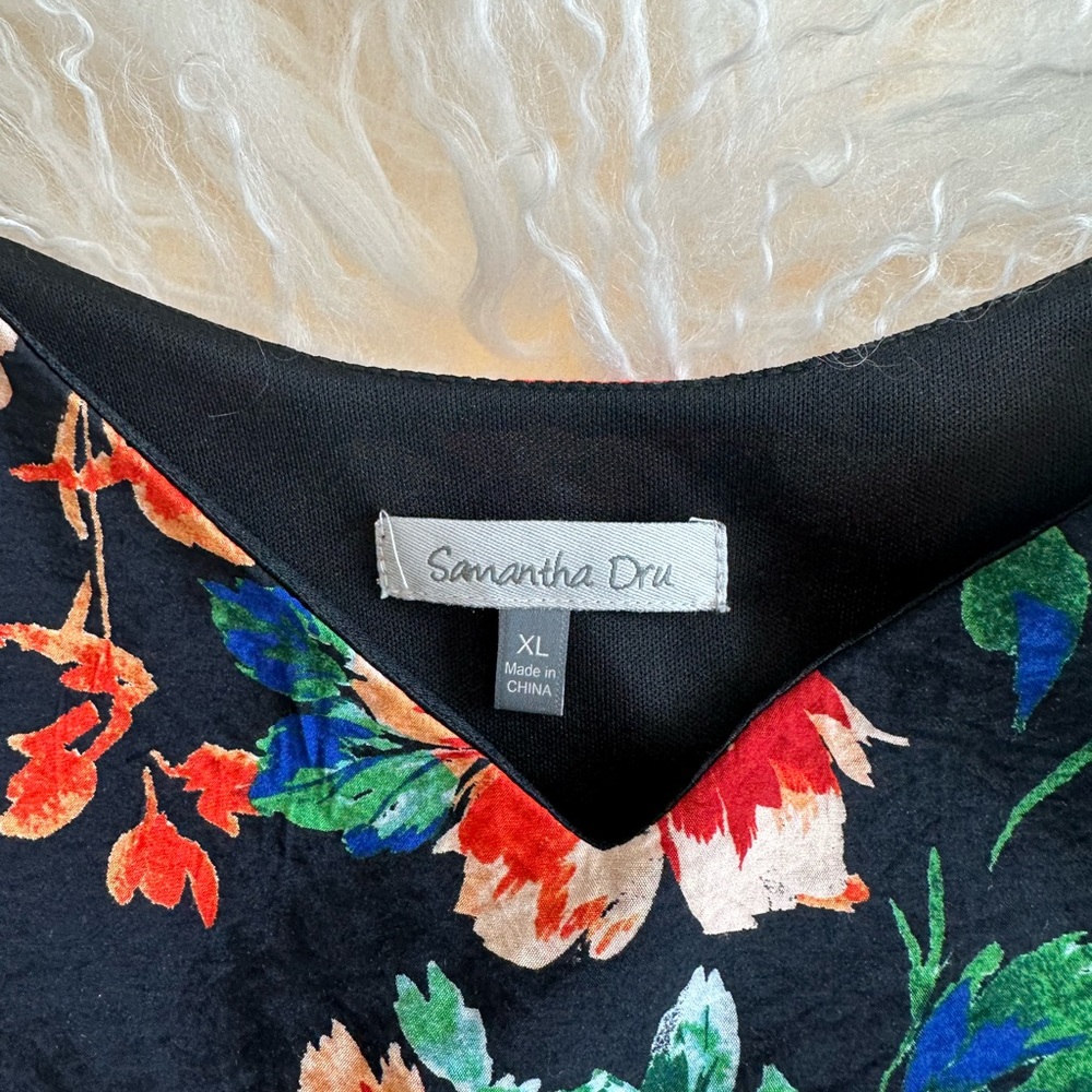 Floral Black Camisole Top - Picture 4 of 6